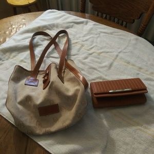 Dooney and Bourke Purse \ Light Brown Wallet